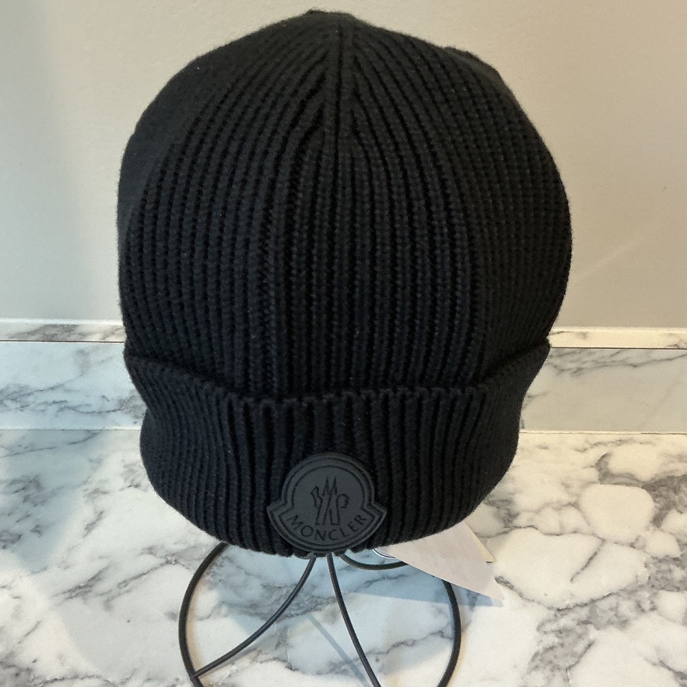 Moncler Ribbed knit beanie Black OS Like New